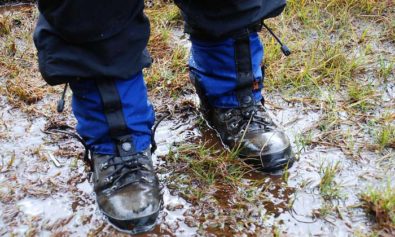 how to keep feet dry hiking