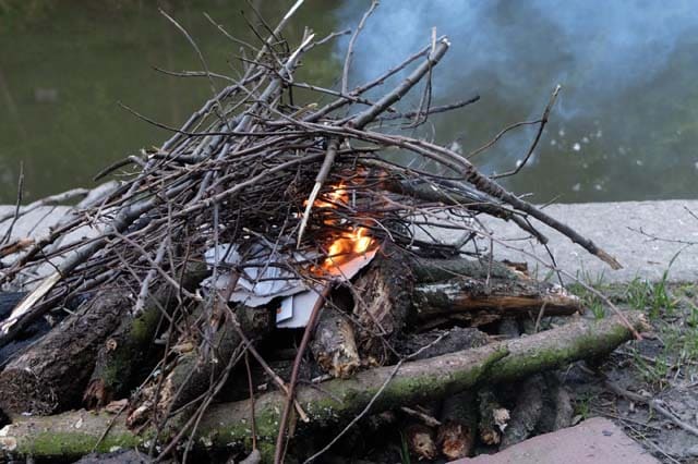 lighting an upside down fire